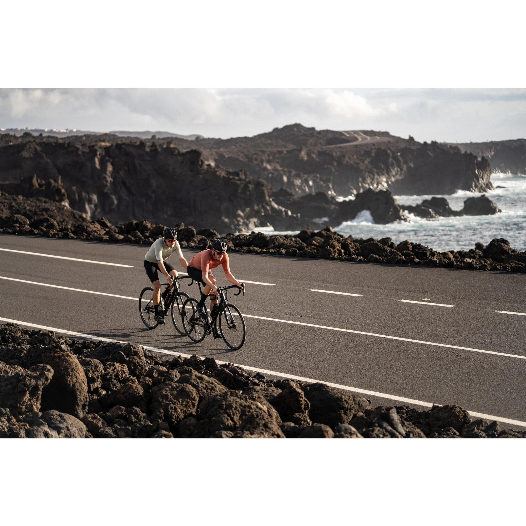 Van Rysel 900 Mid-Cut Cycling Socks - Image 7